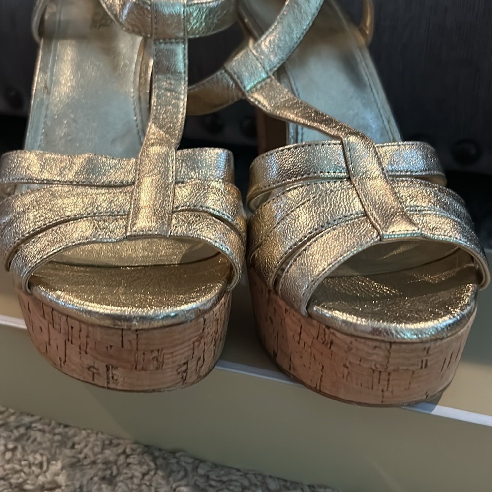 MICHAEL KORS Catalina Kork Metallic Leather Gold Sandals 7 - Picture 5 of 8